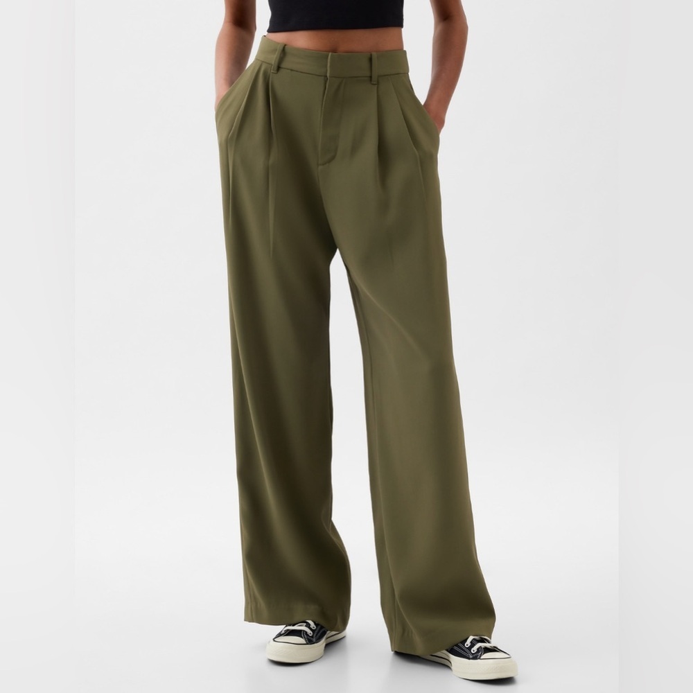 NWT! GAP 365 High Rise Wide Leg Pleated Trousers - Multiple 🩷 855968